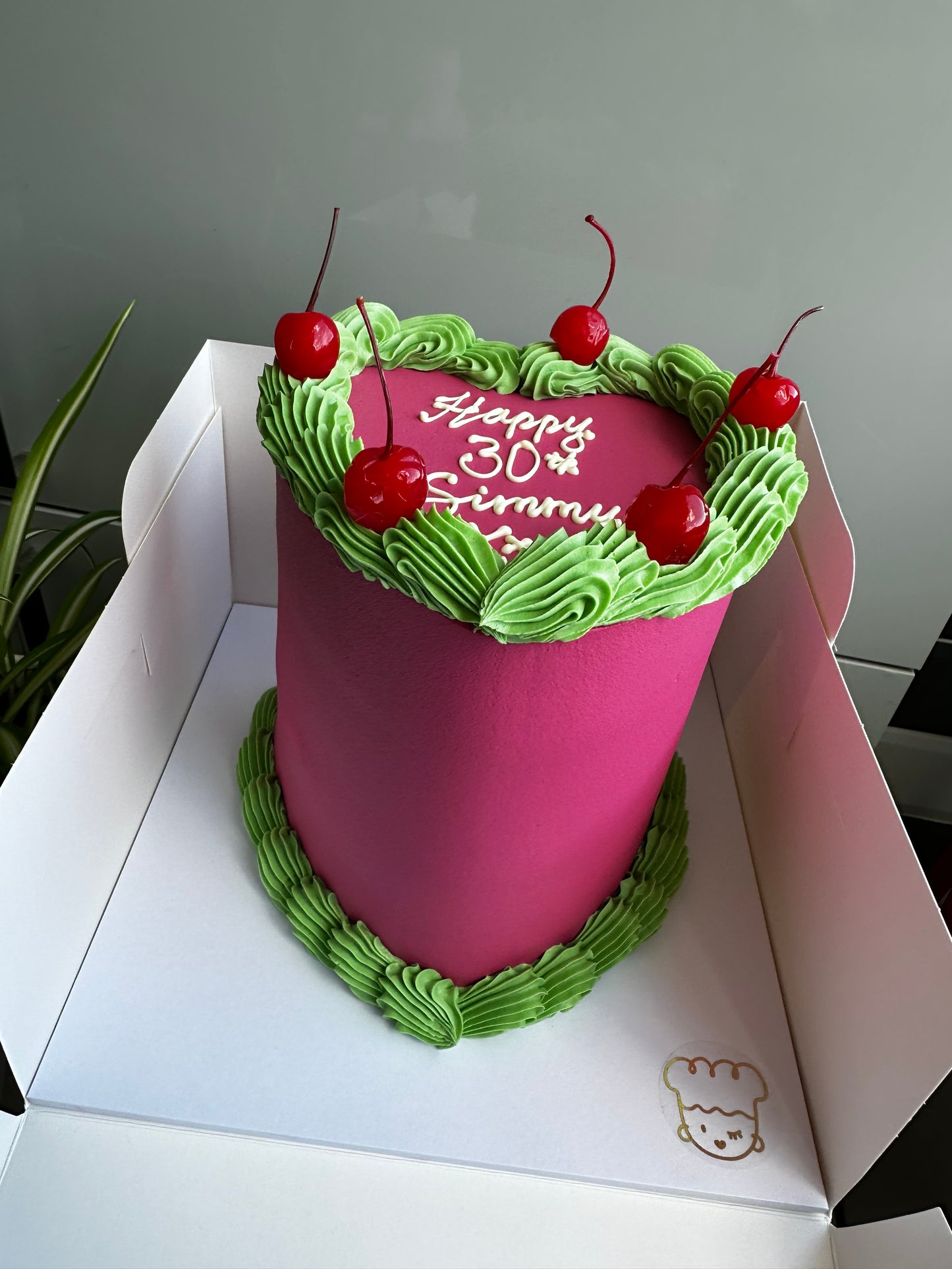 6inch Retro Round & Heart Cakes - Deluxe Flavours