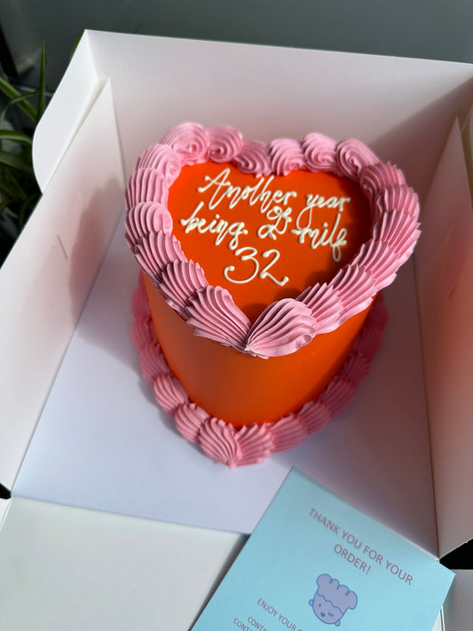 6inch Retro Round & Heart Cakes - Deluxe Flavours